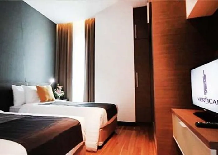 Lumen Srinakarin Hotel 4*