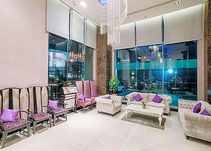 Hotel Lumen Srinakarin