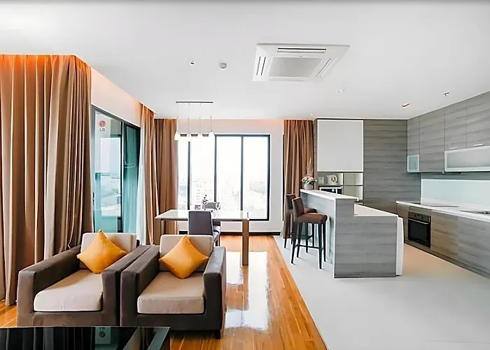 Lumen Srinakarin 酒店 4*