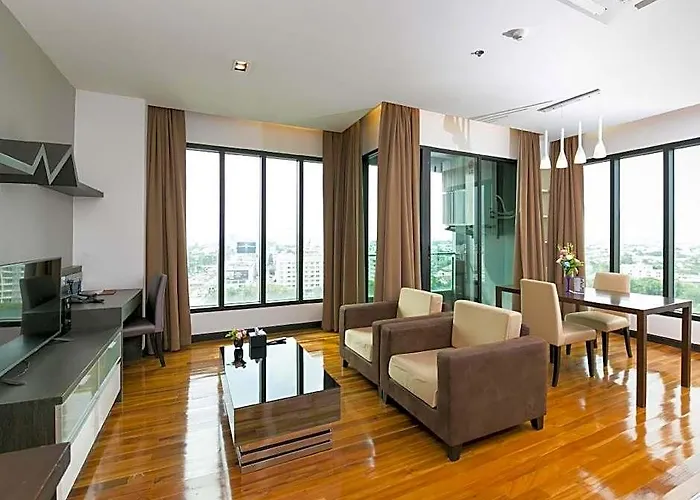 Lumen Srinakarin 4*