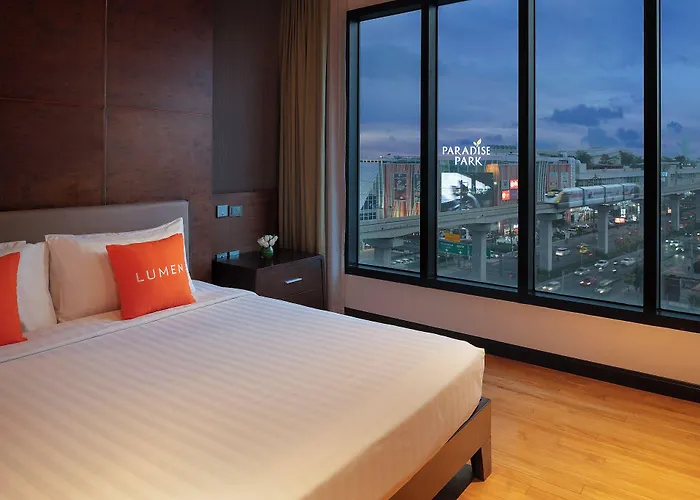 Hotel Lumen Srinakarin